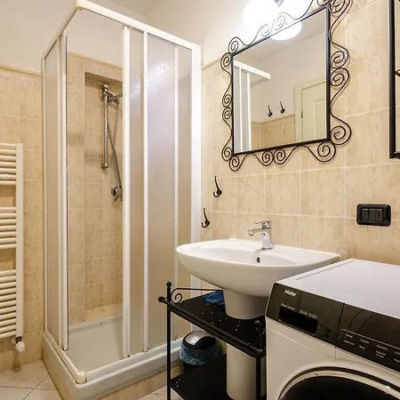 Ferrarese Green